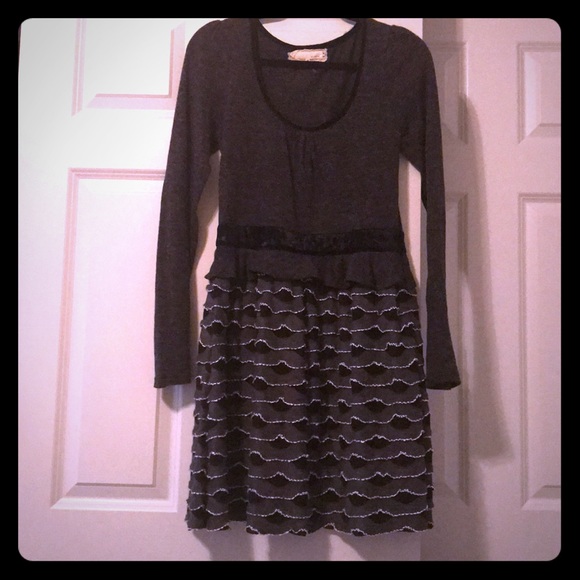 Areve gray long sleeve ruffle tiered dress - Picture 1 of 1